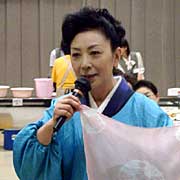 精力的に指導する磯村さん