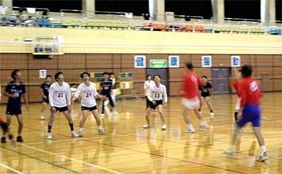 1日開かれた第20回事業所対抗バレーボール大会