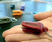 テグスなどを切るのに使う世界最小全長45mmの「ダインカットマイクロA」