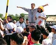 高橋三条市長の手に一喜一憂だった「さあ、どっちかな？」
