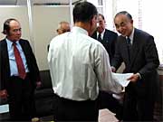 片桐弁護士を訪問