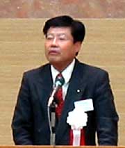 あいさつする相場健吏実行委員長