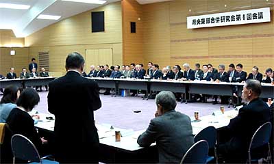 2日開かれた県央東部合併研究会は解散せず休止、事務局の存続を決めた