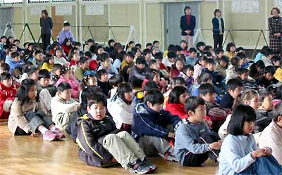 三条市立裏館小学校の2学期の終業式