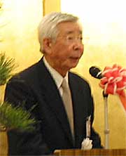 年頭のあいさつを行う阿部加茂商工会議所会頭