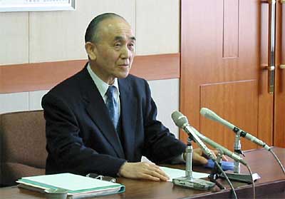 燕市・田上町が行った合併アンケートについて談話を発表、改めて加茂市の合併のデメリットを主張する小池加茂市長