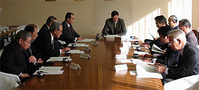 27日開かれた県央広域市町村圏協議会の平成15年第1回県央広域市町村圏協議会