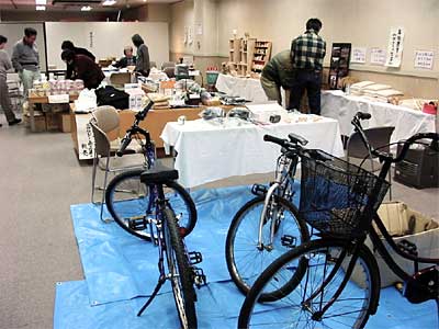 県央紗ティで開かれた「ちゃりっぱ一周年記念～環境と自然エネルギー展」