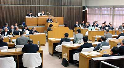 議員発議「市町村合併に関する決議について」を可決した燕市議会の3月定例会初日