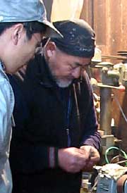 指導する遠藤ケイさん