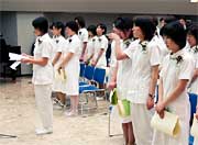 涙をこらえての卒業生答辞