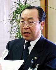 辞職も選択肢のひとつであることを明言する高橋市長