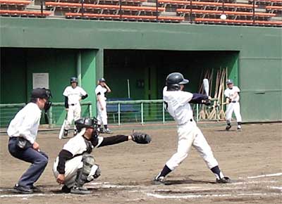 28日開かれた第32回中央ライオンズ旗争奪市内中学校親善軟式野球大会