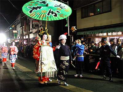 20日の本番前に行われた桜まつりの前夜祭