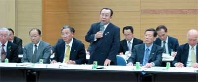 「今しばらく時間を」と合併法定協議会設置の上程に猶予を求める高橋甚一燕市長
