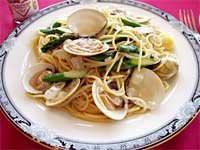 はまぐりとアスパラのクリームスパ(900円)