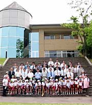 種まきが終わって全員で記念撮影