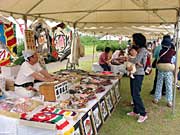 三条名物六角巻凧の販売も好評