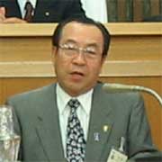 高橋市長に詰め寄る古寺市議
