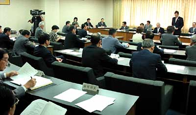15日、三条市で開かれた合併問題等調査特別委員会