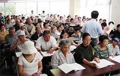 170人でぎっしり埋まった24日の説明会