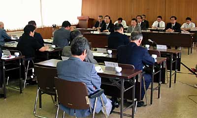 31日開かれた燕市議員協議会