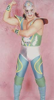 大阪プロレスの社長兼レスラー、スペル・デルフィンさん