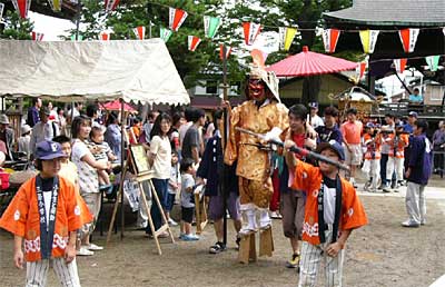 15日開かれた第3回良寛さまとあ・そ・ぼ！祭の大名行列