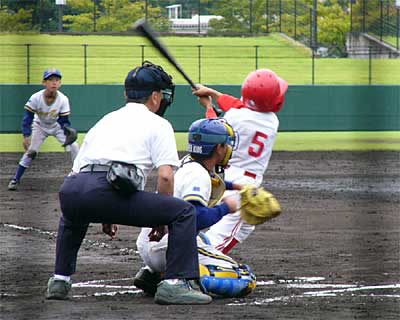 20、21の2日間、三条市総合運動公園で開かれた第21回秋季少年野球大会