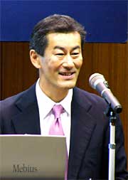 講演する捧(株)アクティス社長
