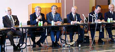 合併賛成に○をつける会が記者会見