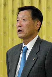 現在と変わらない組合構成市町村の枠組みの中で新しい処理場が建設できるようにとあいさつする高橋三条市長
