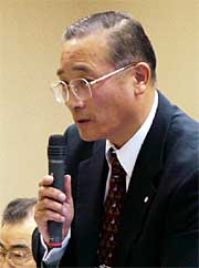 合併離脱の考えを話す佐藤田上町長
