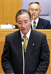 合併協議断念を「非常に残念な結果」と話す佐藤田上町長