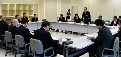 10日、中小企業大学校三条校で開かれた平成15年度運営会議