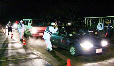 11日行われた燕署の年末特別警戒