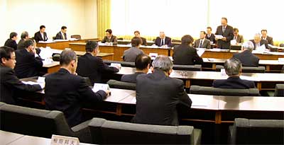 15日開かれた三条市議会合併問題等調査特別委員会