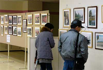 24日まで三条市・パルム1で開かれている日中友好の翼写真展