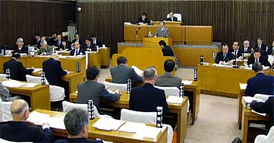 22日開会した燕市議会12月定例会