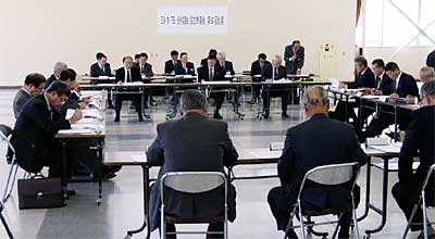 25日開かれた三条・栄・下田合併協議会設立準備会の第6回会議