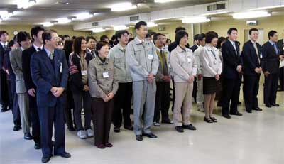御用納めの26日、三条市役所で高橋市長の年末のあいさつ