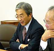 要望に答える高橋燕商工会議所会頭