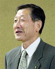年末のあいさつを行う高橋三条市長