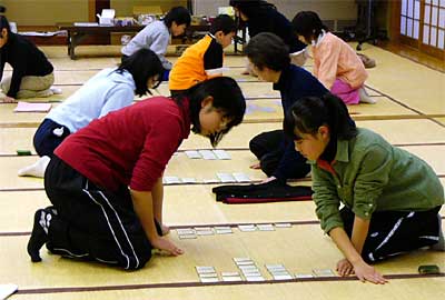 11日開かれた三条九重会の第50回新春かるた大会