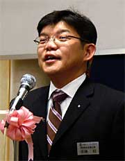 あいさつする須藤昭三条エコノミークラブ会長