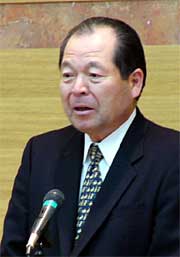 あいさつする斉藤三条工業会理事長