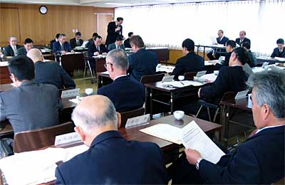 19日開かれた燕市議会・合併問題調査特別委員会