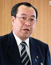 寺泊町長の訪問について話す高橋燕市長