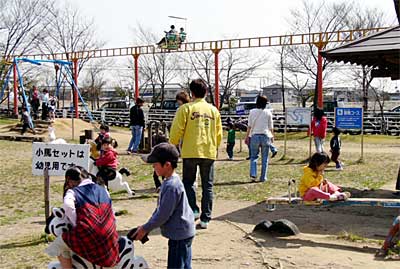 ことし最初の日曜開園はぽかぽか陽気でにぎわう燕市交通公園