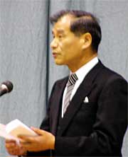 式辞を述べる佐藤三条工業高校校長